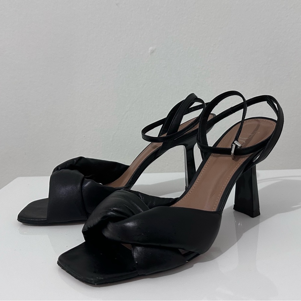 Idoré heels - size 8 - black